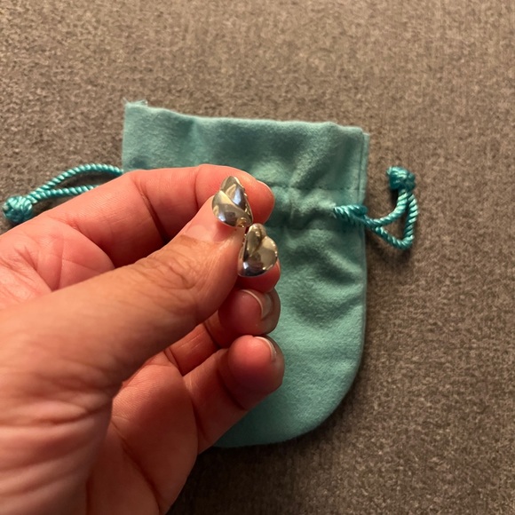 Super Rare AUTHENTIC TIFFANY & Co. Gehry Heart Earrings - Picture 3 of 4